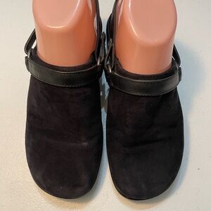 Vionic Black Suede Mules Size 8 SB-AC